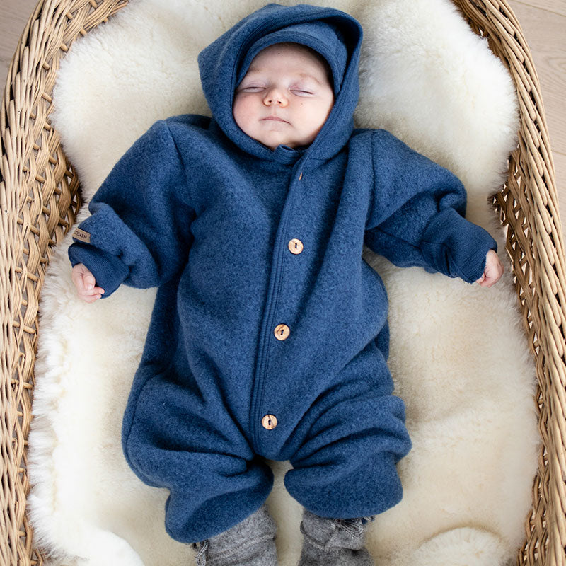 Babyoverall i ullfleece med luva