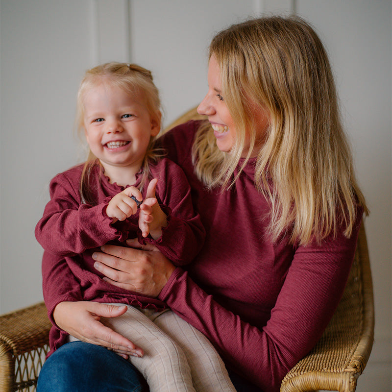 Polotröja i finribbad ull med silke